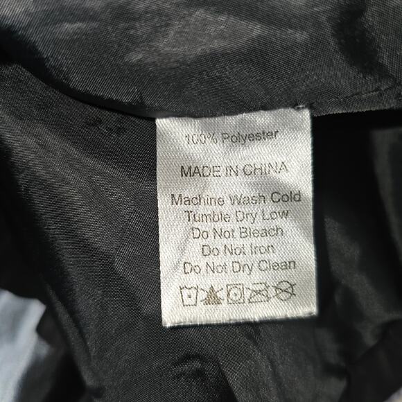 Neve Black Quilted Winter Mini Skirt with Zipper Detail Size Medium - Picture 6 of 8